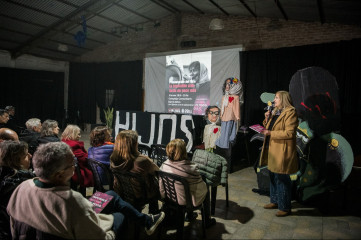 La Municipalidad acompañó la presentación del libro que recorre los 30 años de HIJOS