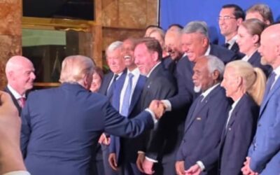 El saludo entre Donald Trump y Claudio Tapia en un evento de la FIFA antes de la final del Mundial