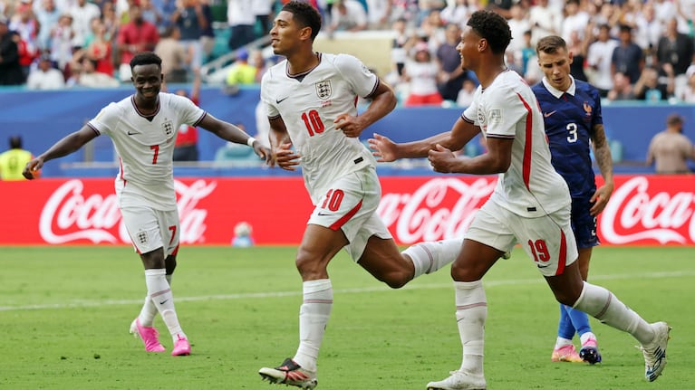en-el-partido-con-mas-goles-del-mundial-inglaterra-le-gano-6-4-a-francia-para-quedarse-con-el-tercer-20260719-001836