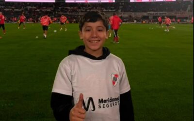 Esteban Bogado cumplió el sueño de salir al Monumental junto a los jugadores de River