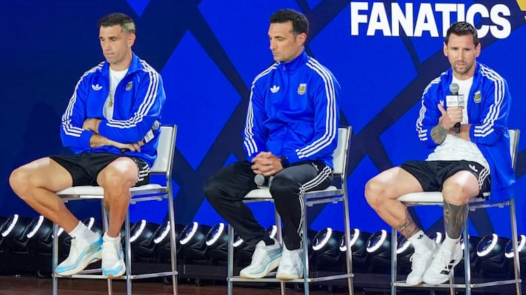 junto-a-messi-y-dibu-martinez-lionel-scaloni-palpito-la-final-del-mundial-disfrutamos-jugando-a-la-p-20260718-002517