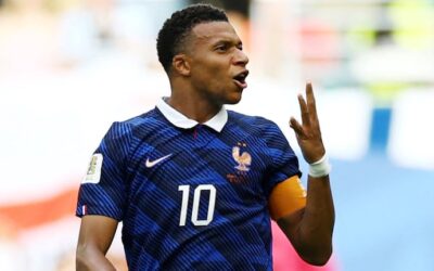 Kylian Mbappé marcó dos goles ante Inglaterra y superó a Lionel Messi en la tabla histórica de goleadores de los Mundiales
