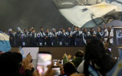 La frase que se dijeron los familiares de los jugadores de la Selección cuando bajaron del avión que los trajo a Argentina