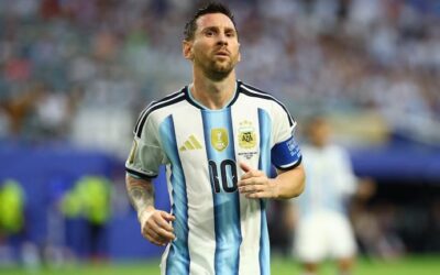 La reacción de Messi al ver a su familia en el palco en el partido de la Selección