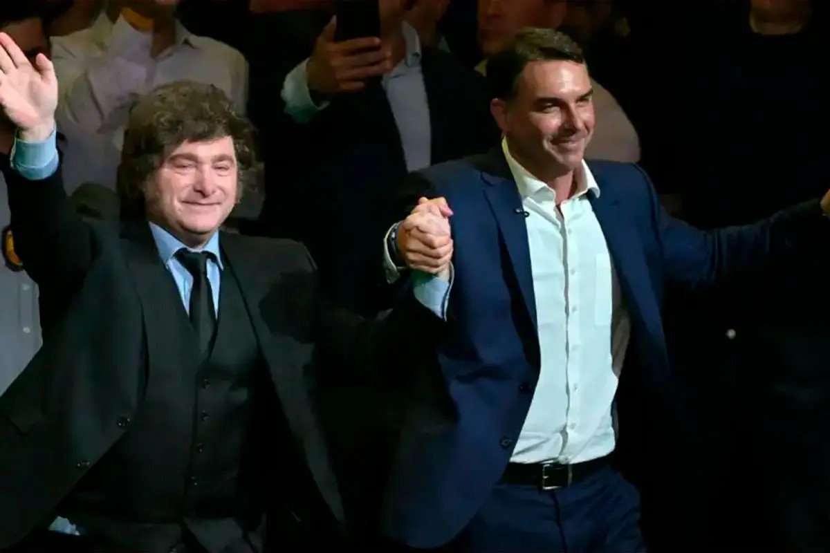 milei-critico-al-presidente-lula-y-sostuvo-que-flavio-bolsonaro-es-el-unico-capaz-de-pararlo-20260726-031655