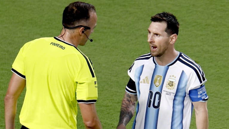 no-faltes-el-respeto-el-enojo-de-messi-con-el-arbitro-luego-de-un-reclamo-20260712-030813
