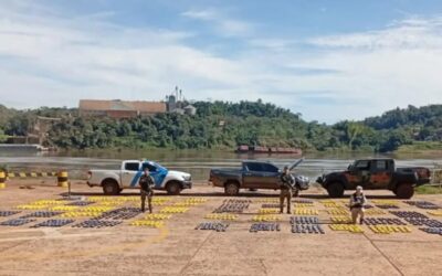Persecución cerca del río Paraná: escaparon y dejaron una camioneta con casi una tonelada de marihuana