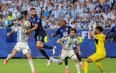 Tras el empate en tiempo reglamentario, la Selección busca la clasificación a octavos en el alargue