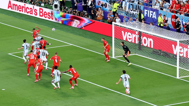 video-el-gol-de-cabeza-de-alexis-mac-allister-para-argentina-ante-suiza-en-los-cuartos-de-final-20260712-030814