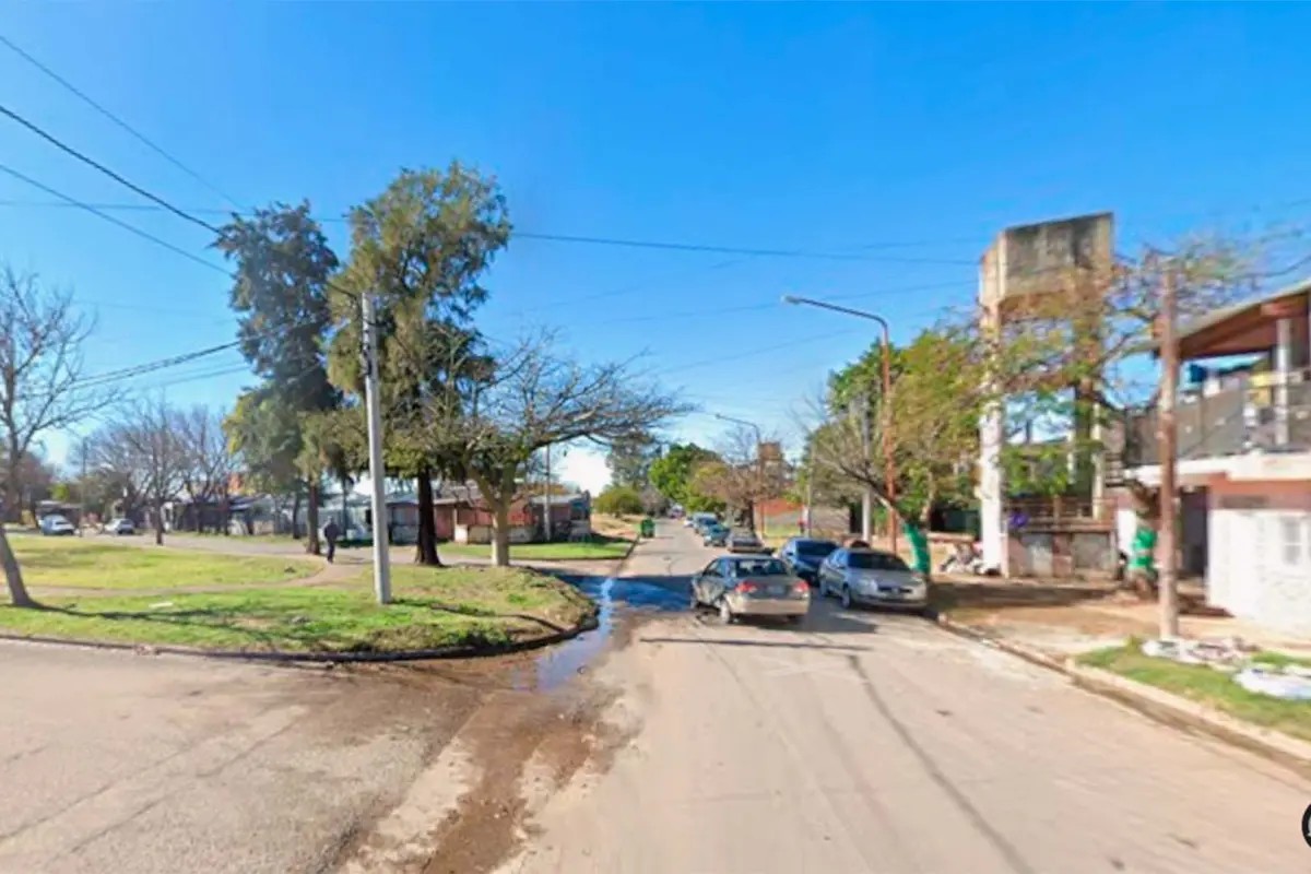 abria-el-porton-de-su-casa-en-parana-y-fue-golpeado-por-un-ladron-que-intento-ingresar-a-la-vivienda-20260824-171011