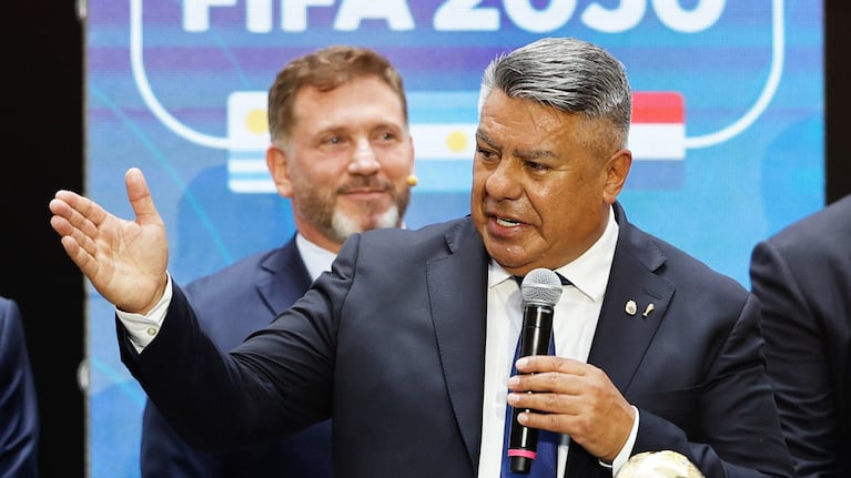 chiqui-tapia-anuncio-que-la-afa-comenzo-las-gestiones-para-que-la-argentina-sea-sede-de-toda-la-fase-20260807-021827
