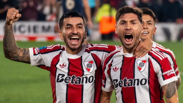 con-goles-de-montiel-y-correa-river-le-gano-2-0-a-argentinos-y-logro-su-primer-triunfo-en-el-torneo-20260817-000821