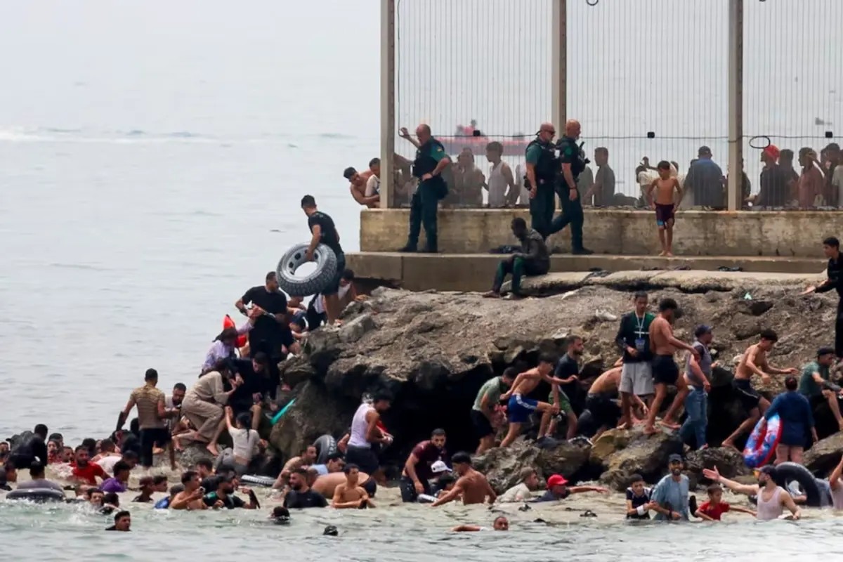 crisis-migratoria-en-espana-hallaron-57-cuerpos-y-refuerzan-los-retornos-a-marruecos-20260801-060636