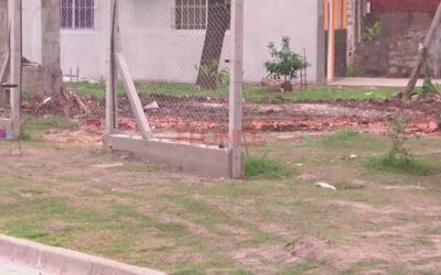 Demolieron una casa que se construía sobre un terreno municipal en Paraná