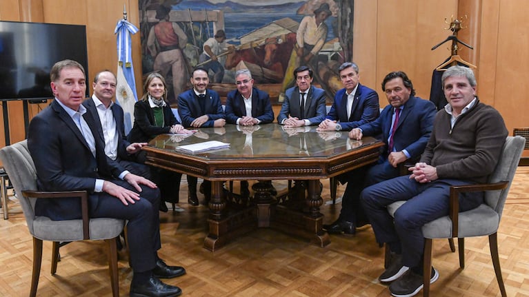 diego-santilli-y-luis-caputo-se-reunieron-con-gobernadores-del-norte-para-acordar-un-regimen-diferen-20260819-002714