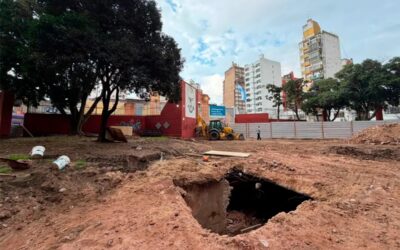 Hallaron túneles de un antiguo mercado durante la remodelación de una plaza