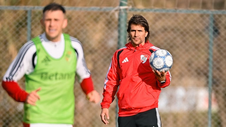 ponzio-dirigio-su-primera-practica-como-dt-de-river-y-ya-prepara-el-partido-ante-banfield-20260828-011046