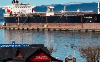 Protesta en Ushuaia por el amarre de un petrolero británico: qué ley habría vulnerado