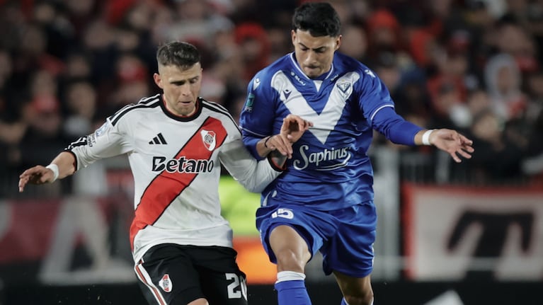 river-no-pudo-sostener-la-ventaja-y-empato-2-2-con-velez-en-el-monumental-20260824-001326