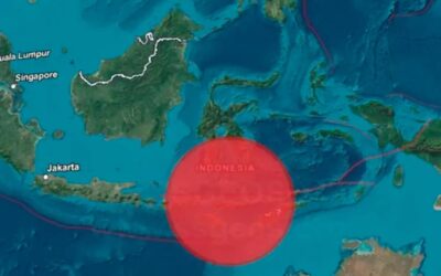Un terremoto de magnitud 7,7 sacudió Indonesia y fue seguido por fuertes réplicas