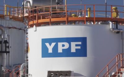 YPF pidió sumarse al RIGI con un proyecto de US$50.000 millones para exportar gas licuado de Vaca Muerta