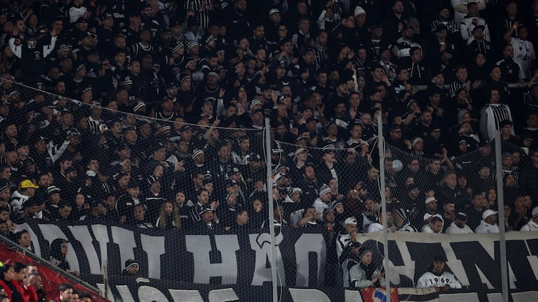 con-un-gol-en-el-arranque-estudiantes-le-gana-a-corinthians-en-la-ida-de-los-cuartos-de-final-de-la-20260910-010312