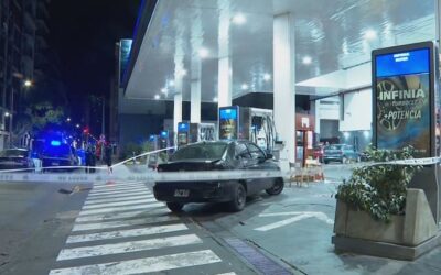 Discutió con un playero y apuñaló a dos personas en una estación de servicio de Recoleta: quedó detenido