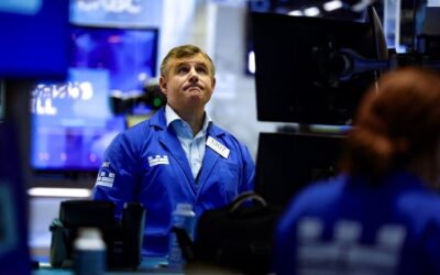 El riesgo país cerró en el nivel más alto en un mes y las acciones argentinas cayeron hasta 7% en Wall Street