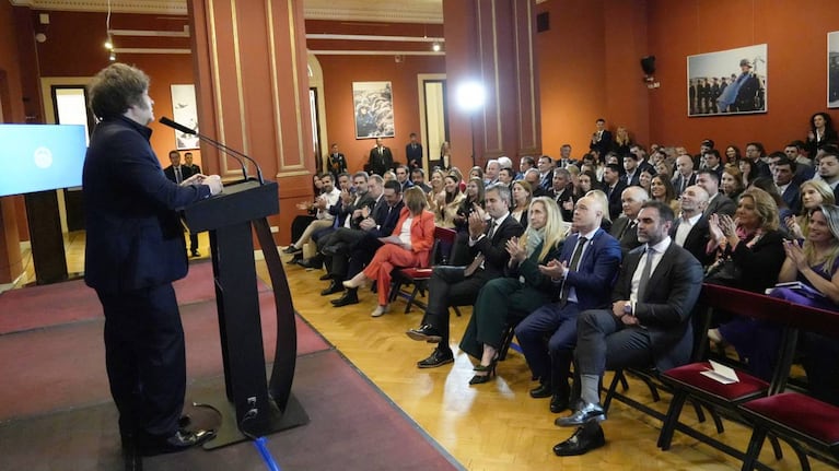 la-casa-rosada-les-pidio-a-los-legisladores-de-la-libertad-avanza-defender-el-programa-economico-y-e-20260915-000656