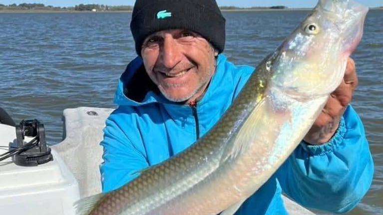 la-emotiva-despedida-a-uno-de-los-pescadores-que-murio-luego-de-que-una-lancha-volcara-en-laguna-del-20260914-010238