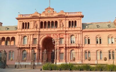 Milei profundizó el ajuste en las provincias en agosto: es el peor registro desde el 2005