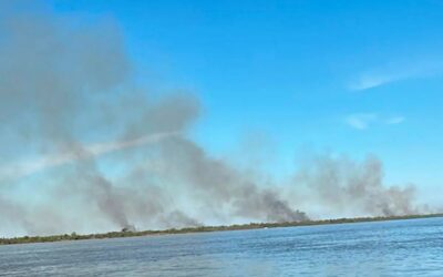 Nuevos incendios en las islas entrerrianas: el humo afecta la ruta Rosario-Victoria